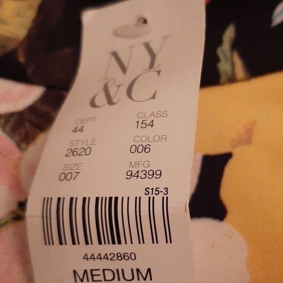 7th Ave New york & company Floral blouse - Picture 3 of 8